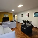 Excelente Casa Bem Localizada