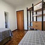 Excelente Casa Bem Localizada