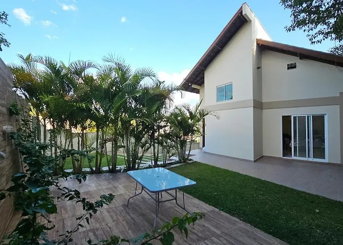 Excelente Casa Bem Localizada